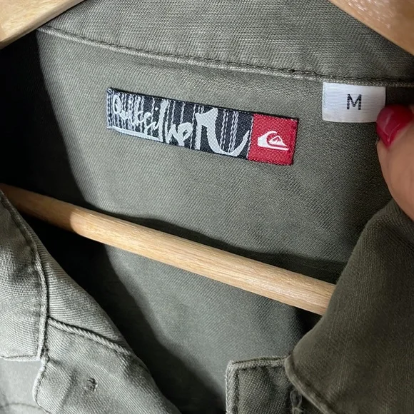 QuikSilver Army Green Jacket embroidered on back with arm Patches Sz Medium - Picture 4 of 7